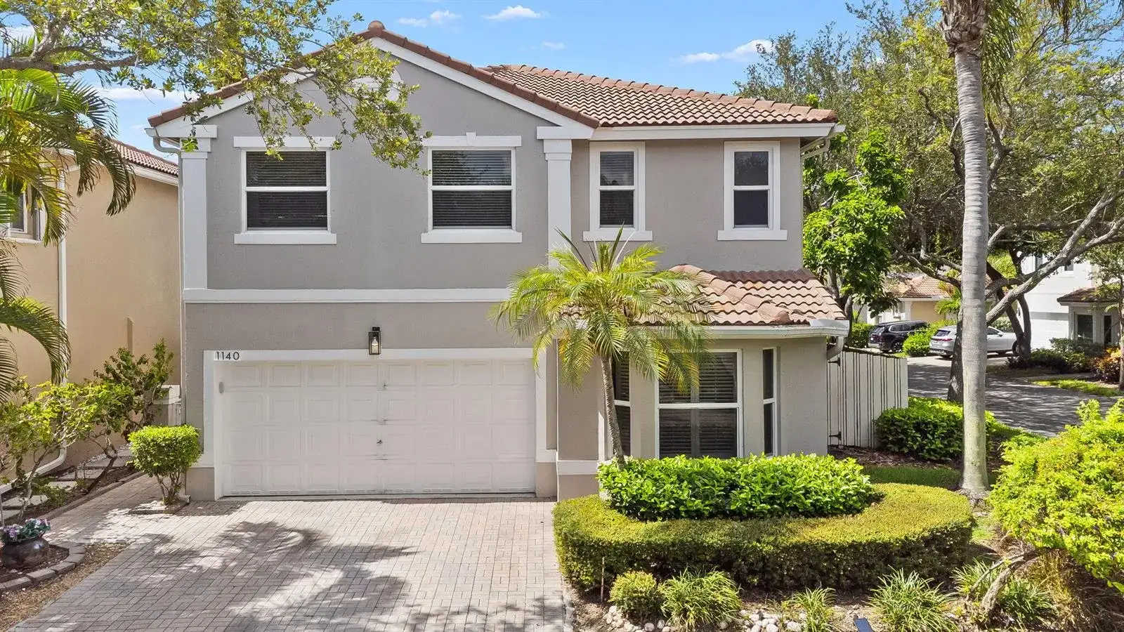 1140 Linden Street, Hollywood FL 33019 photo 2
