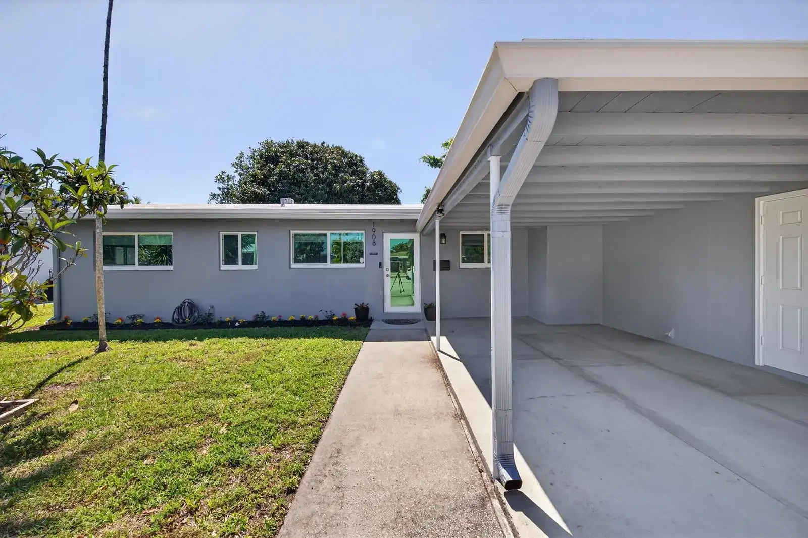 1908 NE 26th Street, Wilton Manors FL 33305 photo 2