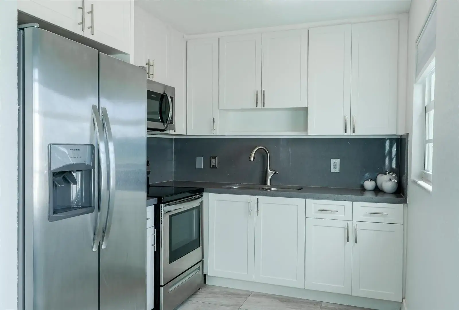 592 Fanshaw O, Boca Raton FL 33434 photo 4