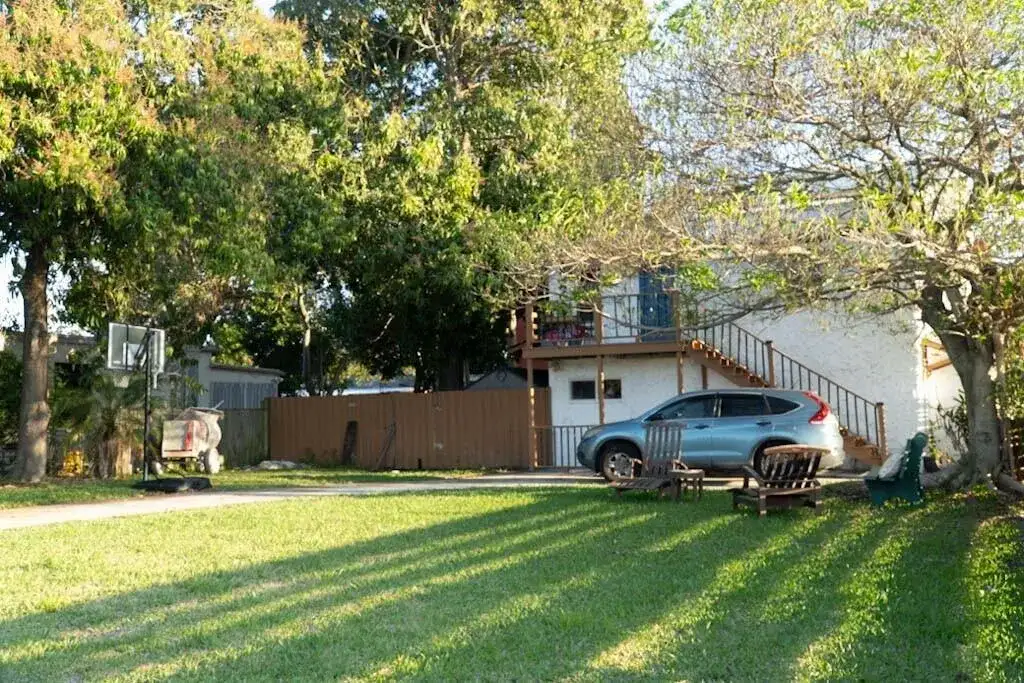 528 Churchill Road, West Palm Beach FL 33405 photo 3