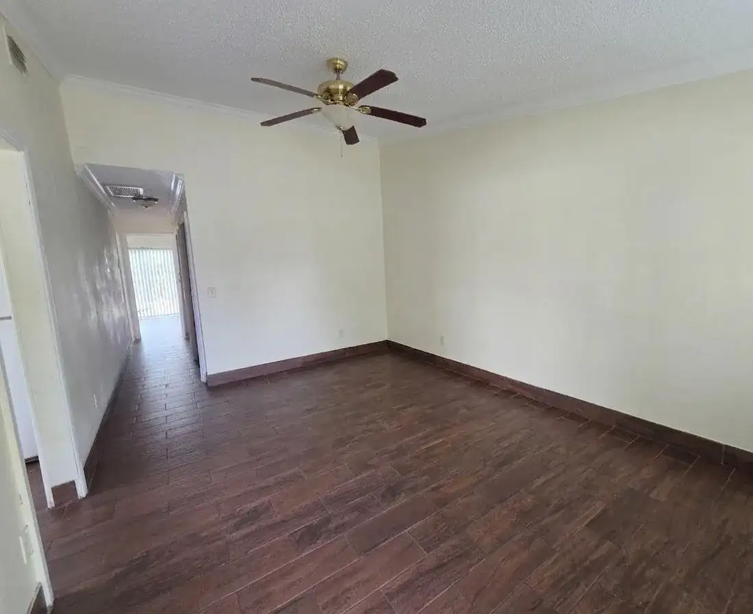 3762 Mil Race Court, FL 33463 photo 3