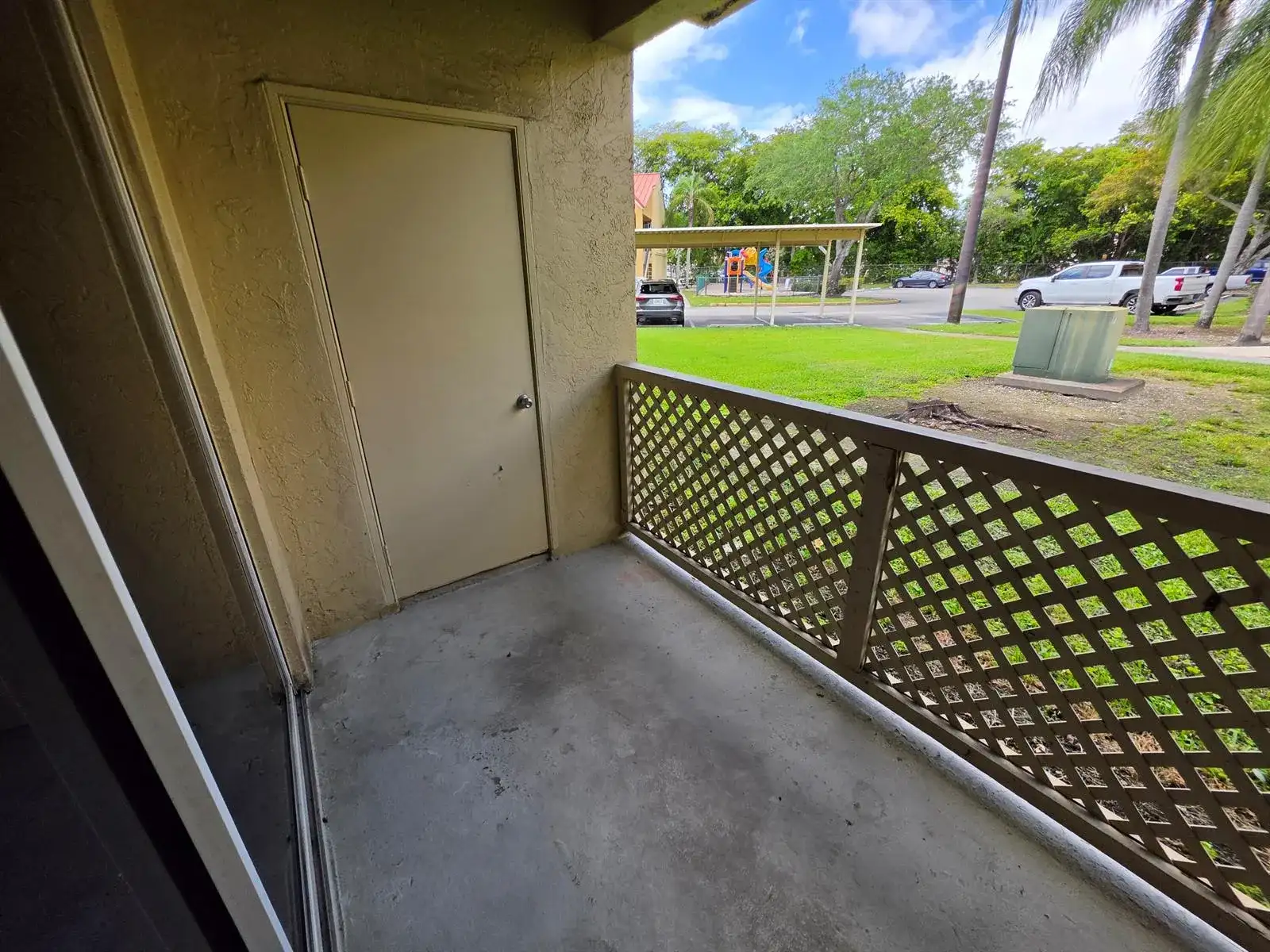18340 NW 68th Avenue # F, Hialeah FL 33015 photo 2