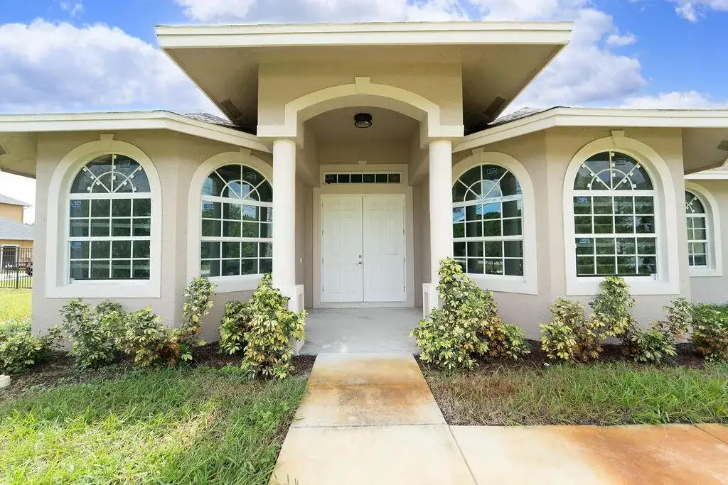 376 SW Paar Drive, Port St. Lucie FL 34953 photo 2