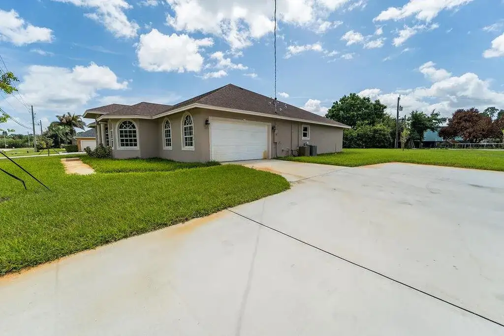 376 SW Paar Drive, Port St. Lucie FL 34953 photo 3