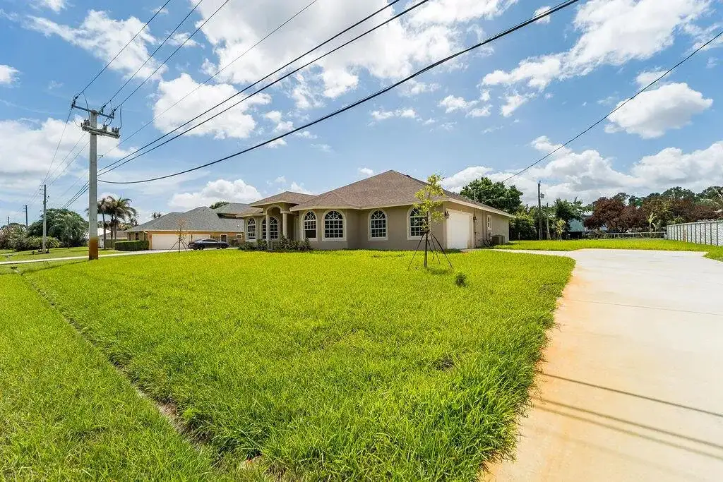 376 SW Paar Drive, Port St. Lucie FL 34953 photo 4
