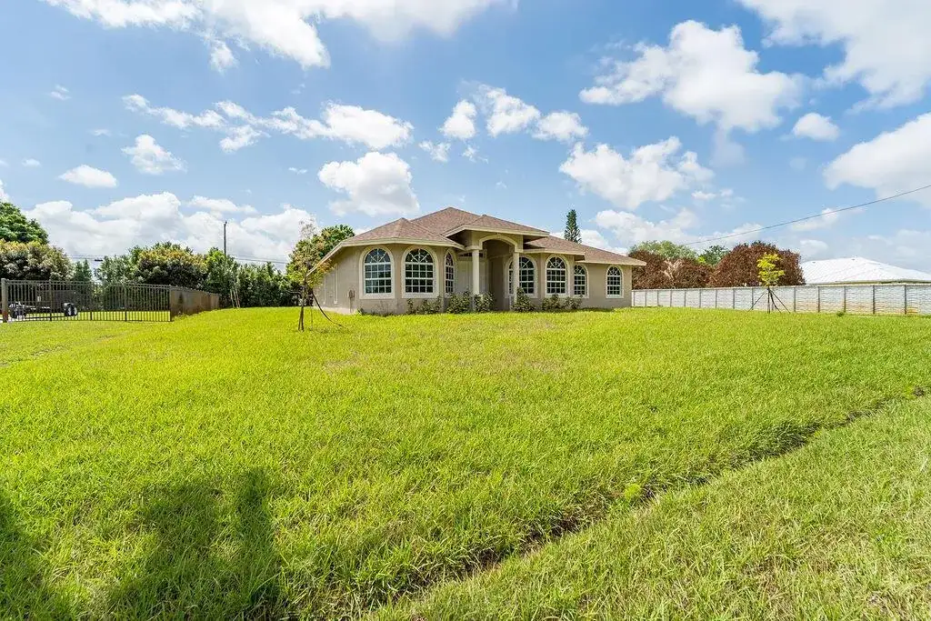 376 SW Paar Drive, Port St. Lucie FL 34953 photo 5