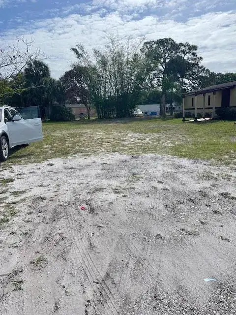 000 N 25th Street, Fort Pierce FL 34994 photo 2
