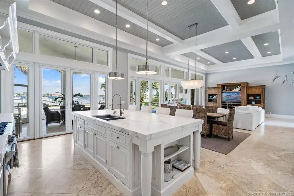 2941 Lake Drive, Singer Island FL 33404 photo 4