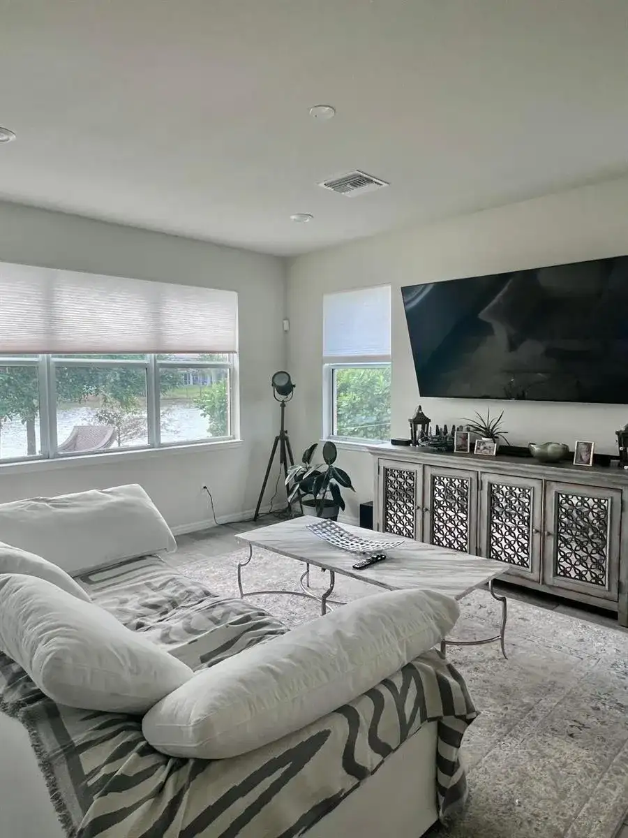 4924 Greenway Drive, Hollywood FL 33021 photo 5