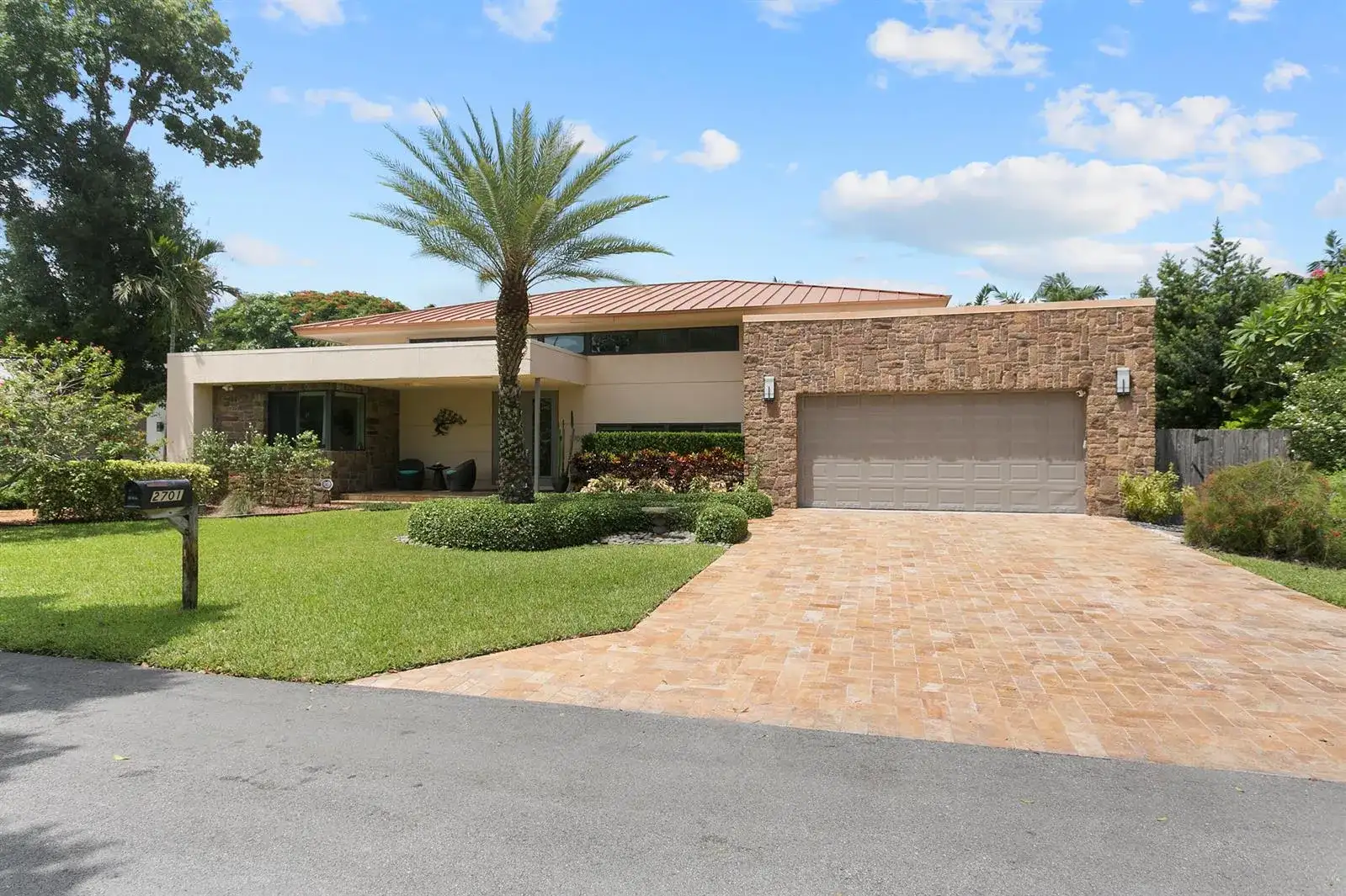 2701 NE 2nd Avenue, Wilton Manors FL 33334 photo 2