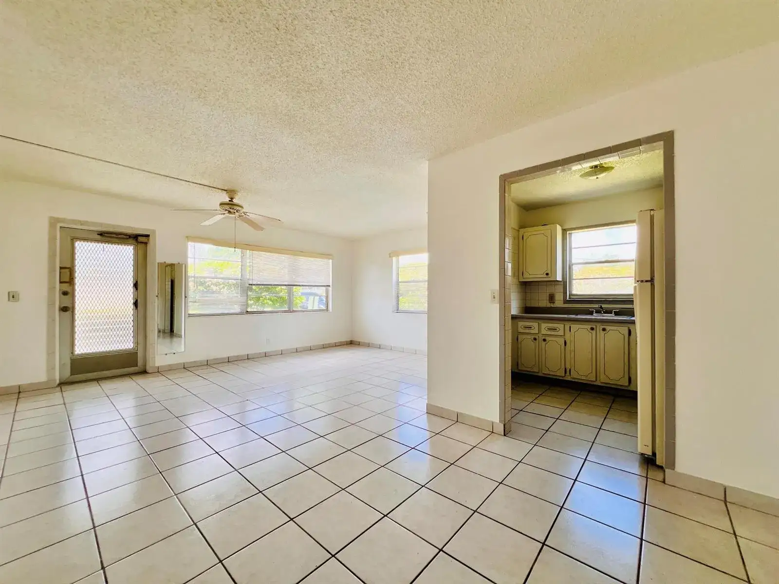 141 Sussex H, West Palm Beach FL 33417 photo 2