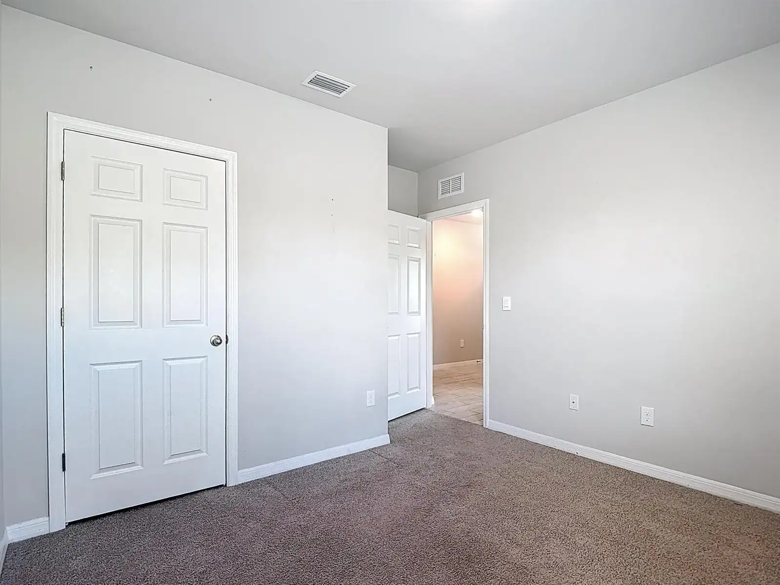 524 W Glendale Avenue, FL 33935 photo 5