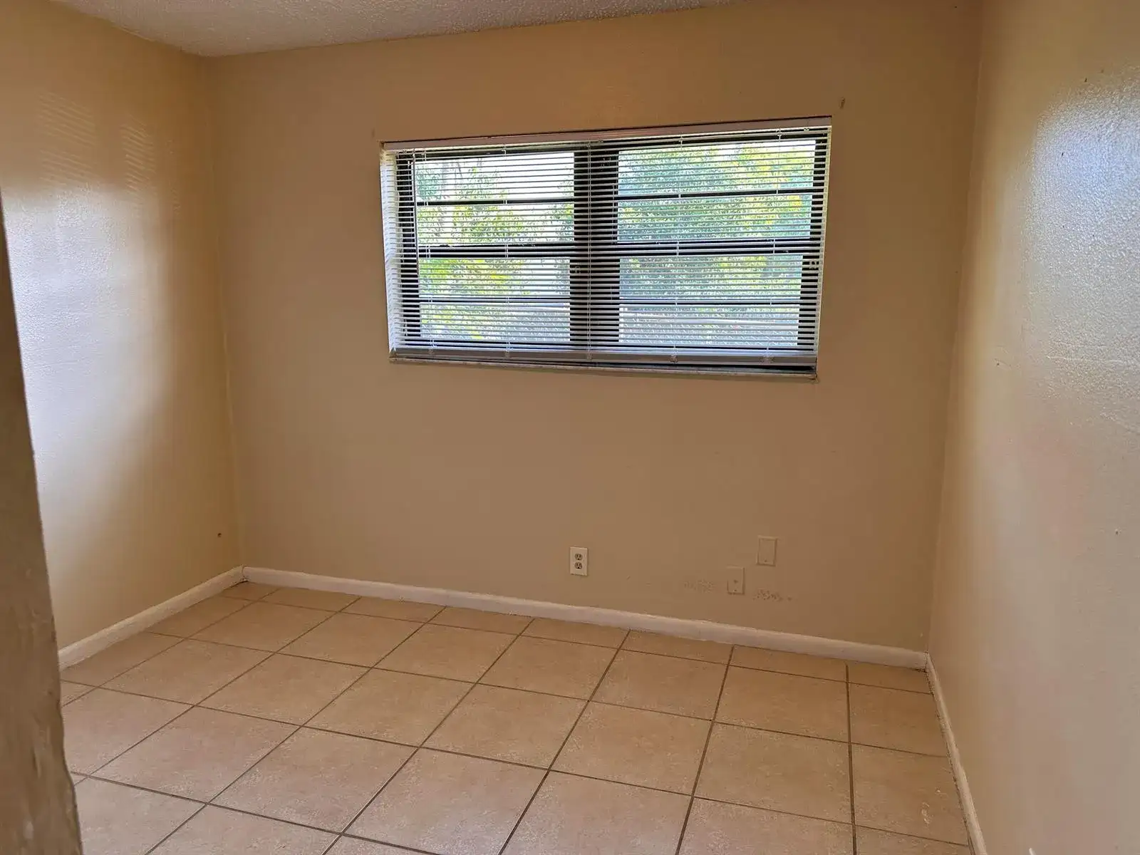 50 NW 8th Avenue # 2, Dania Beach FL 33004 photo 2