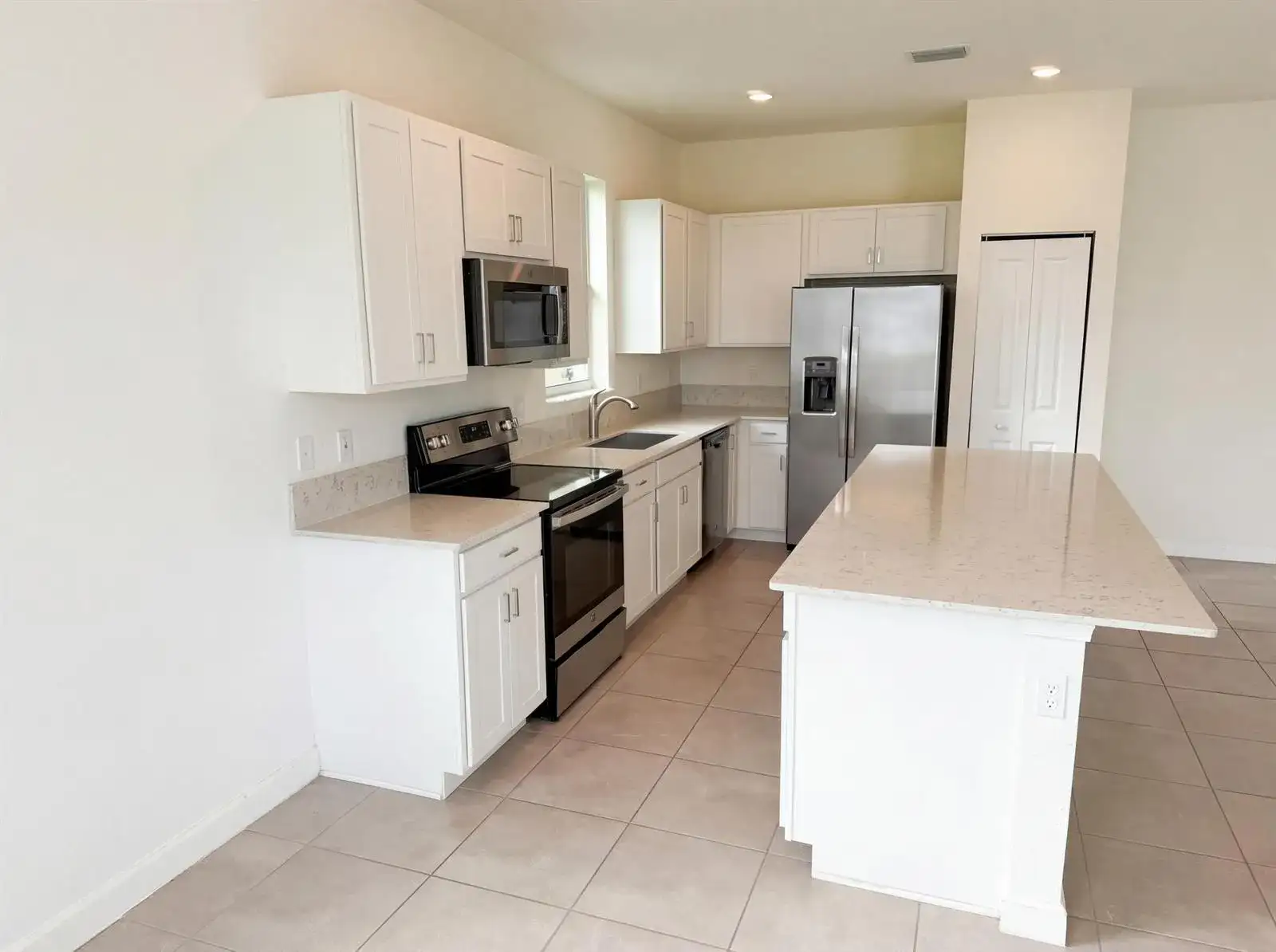 12473 NW Lynch Lane, FL 34987 photo 2