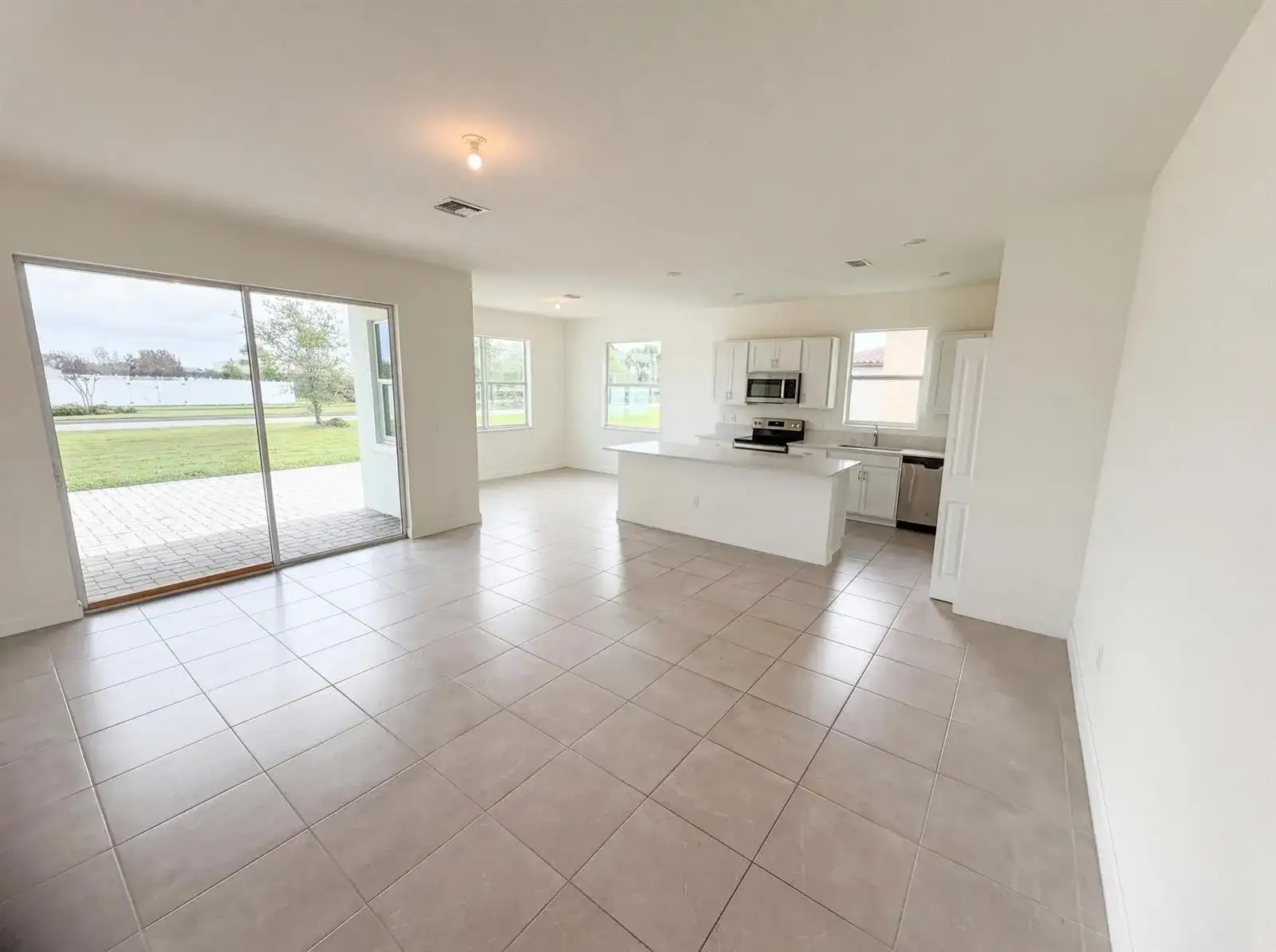 12473 NW Lynch Lane, FL 34987 photo 3