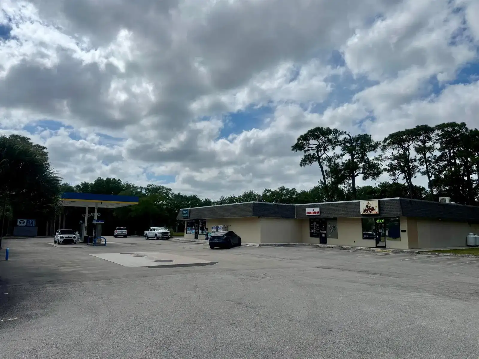 302 SW Tulip Boulevard, Port St. Lucie FL 34953 photo 2