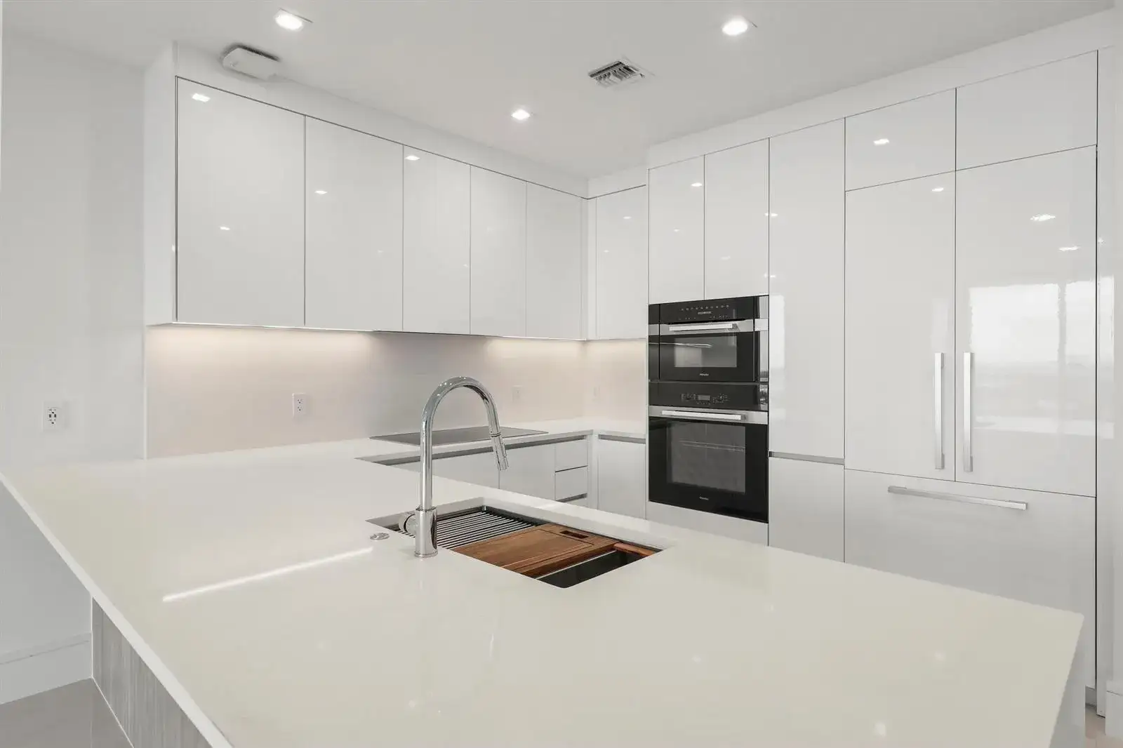 220 Lake Shore Drive # 1121, Lake Park FL 33403 photo 5