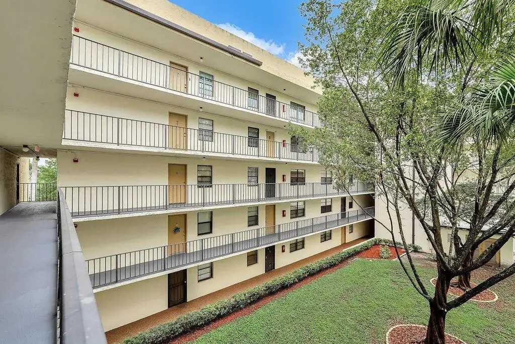 6190 Woodlands Boulevard # 311, Tamarac FL 33319 photo 3