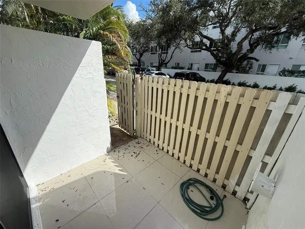 19428 NE 26th Avenue # 103b, Miami FL 33180 photo 3
