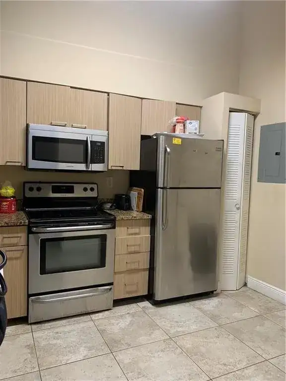 858 NW 92nd Avenue # 858, Plantation FL 33324 photo 2