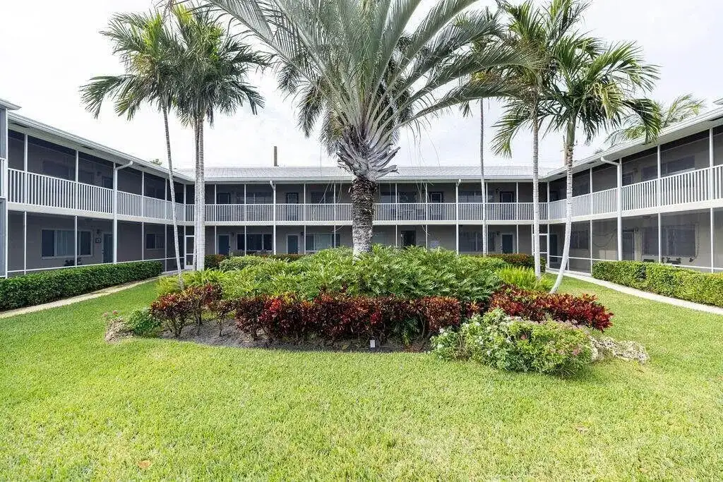426 NE 7th Avenue # 2b, Delray Beach FL 33483 photo 3