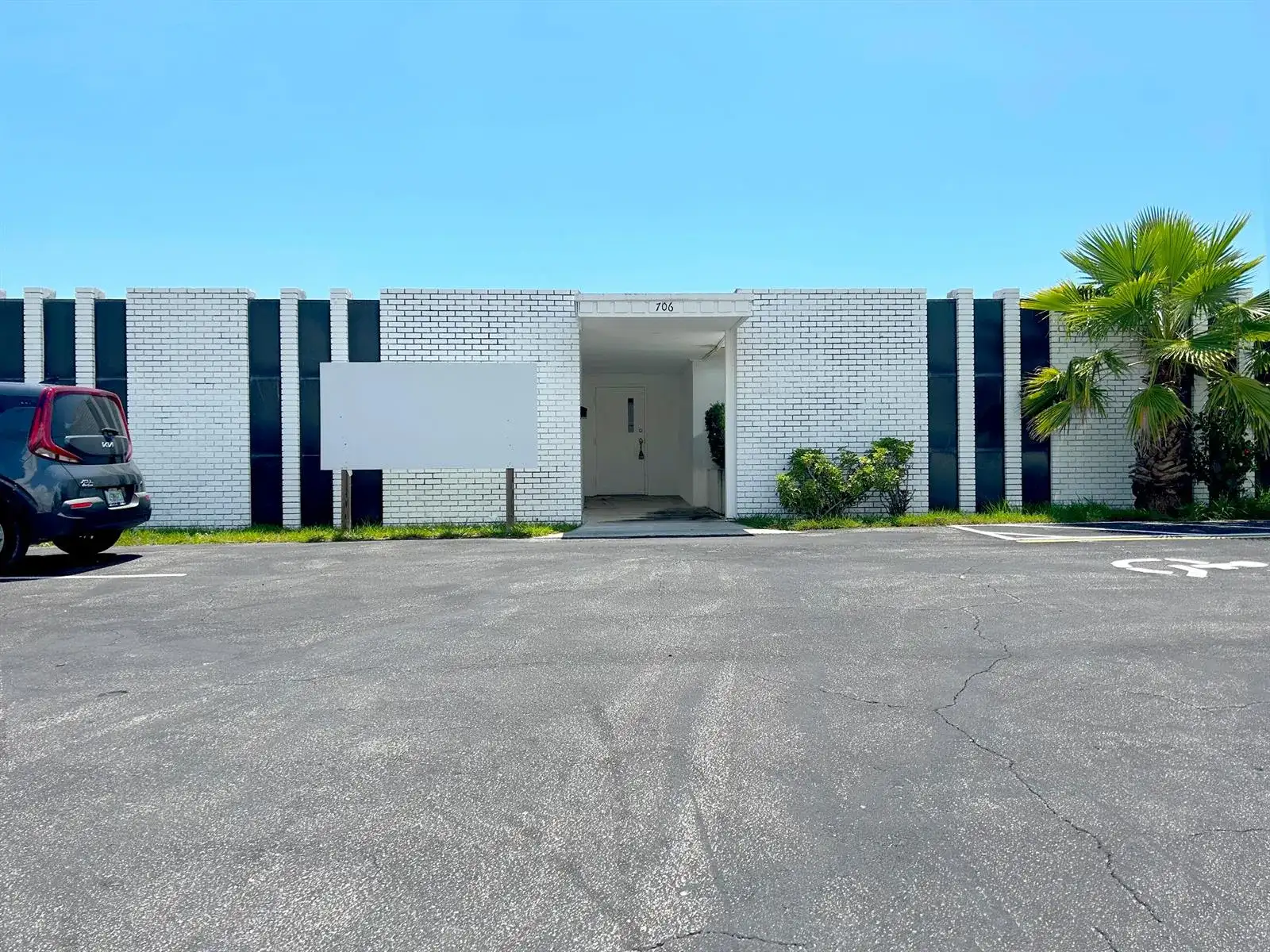 706 N 7th Street, Fort Pierce FL 34950 photo 5