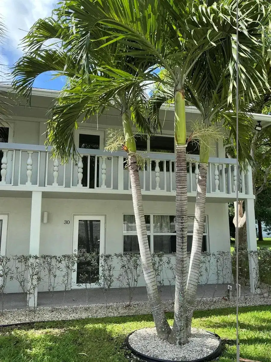 40 Ventnor Drive, Deerfield Beach FL 33442 photo 3