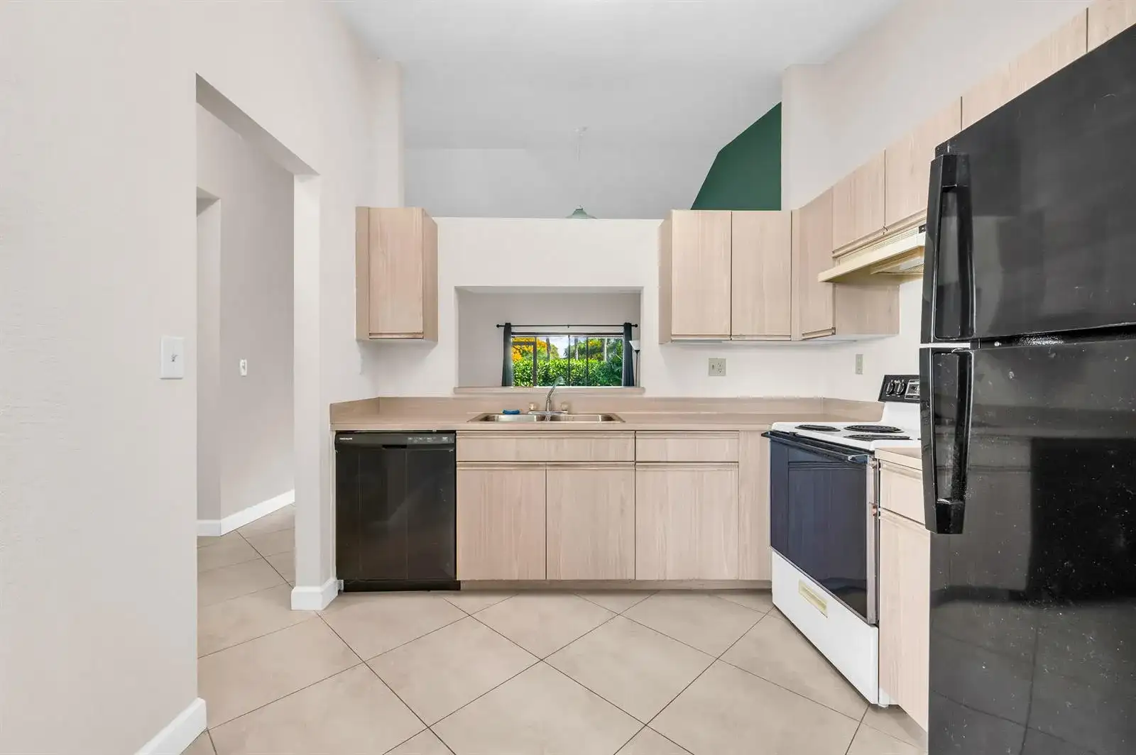 9665 NW 76th Court, Tamarac FL 33321 photo 4