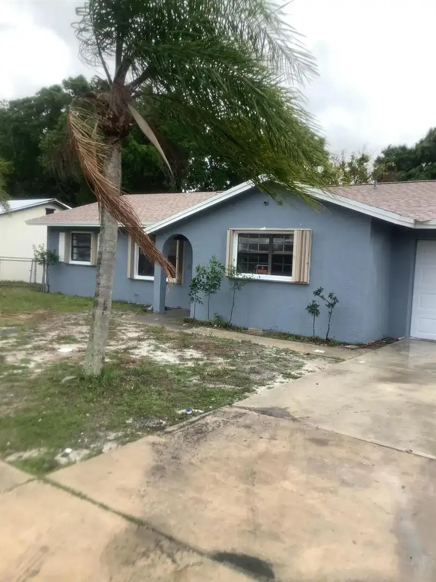 3209 Jersey Court, Fort Pierce FL 34947 photo 2