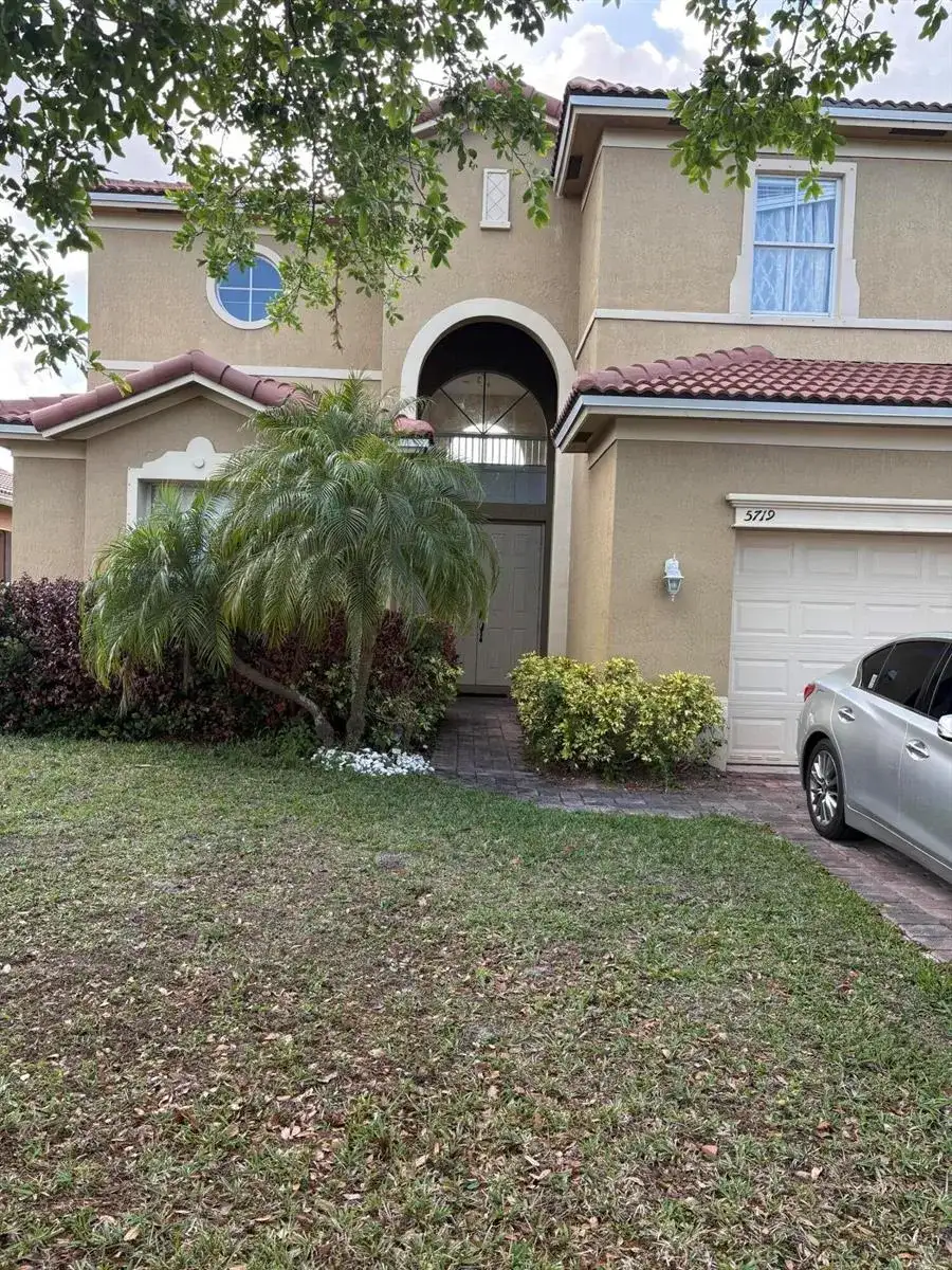 5719 Place Lake Drive, Fort Pierce FL 34951 photo 3