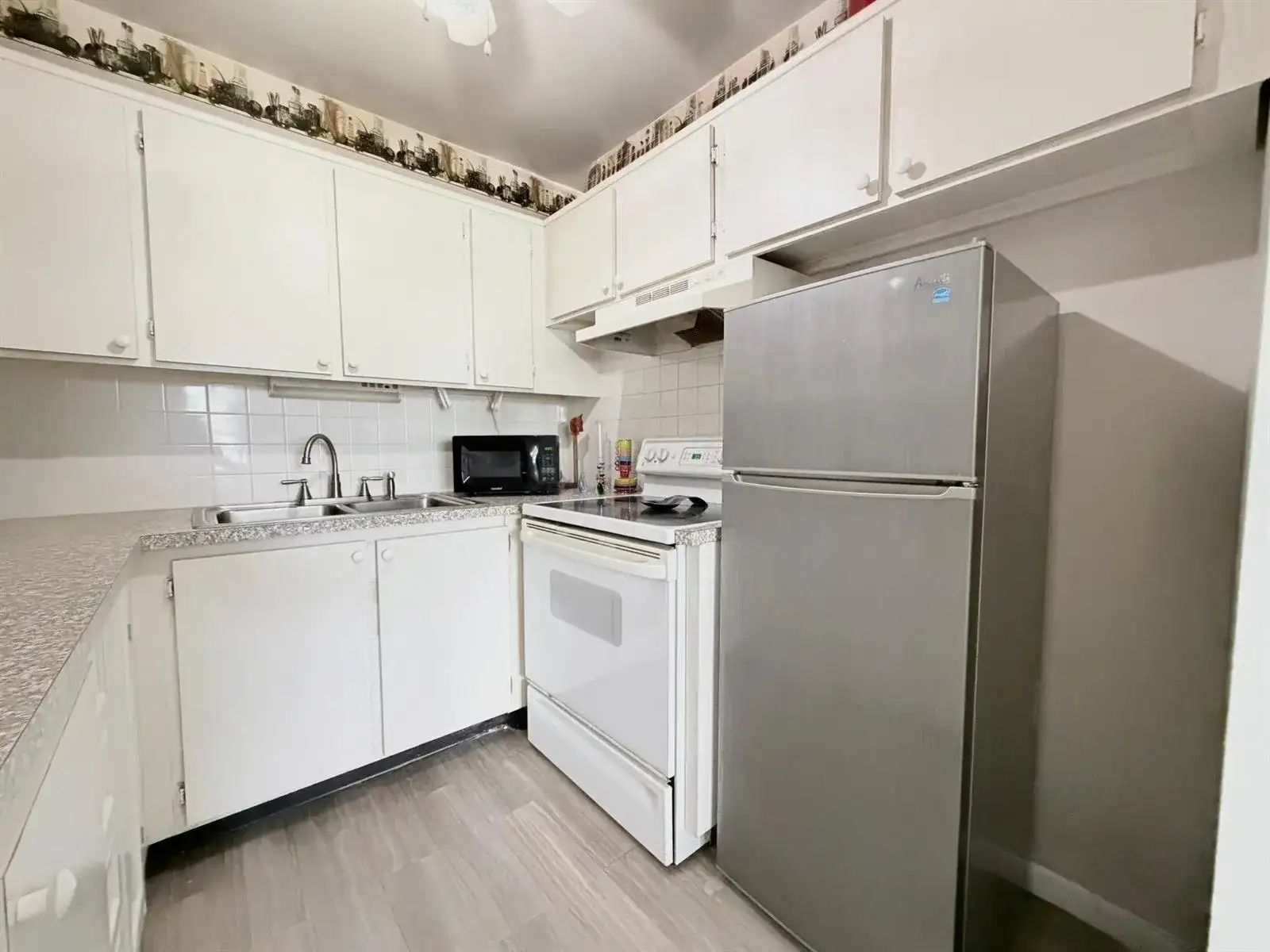 62 Easthampton C, West Palm Beach FL 33417 photo 2