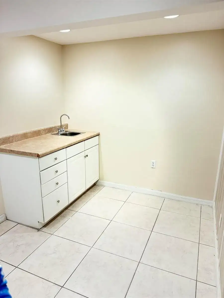 706 N 7th Street, Fort Pierce FL 34950 photo 2