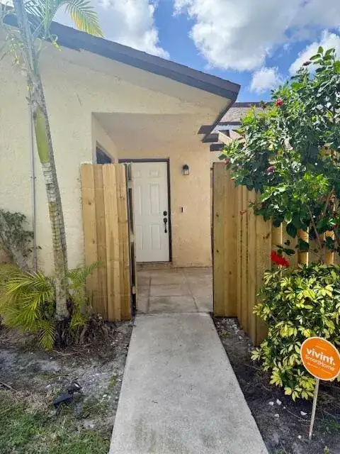 1803 Waterview Circle, Palm Springs FL 33461 photo 3