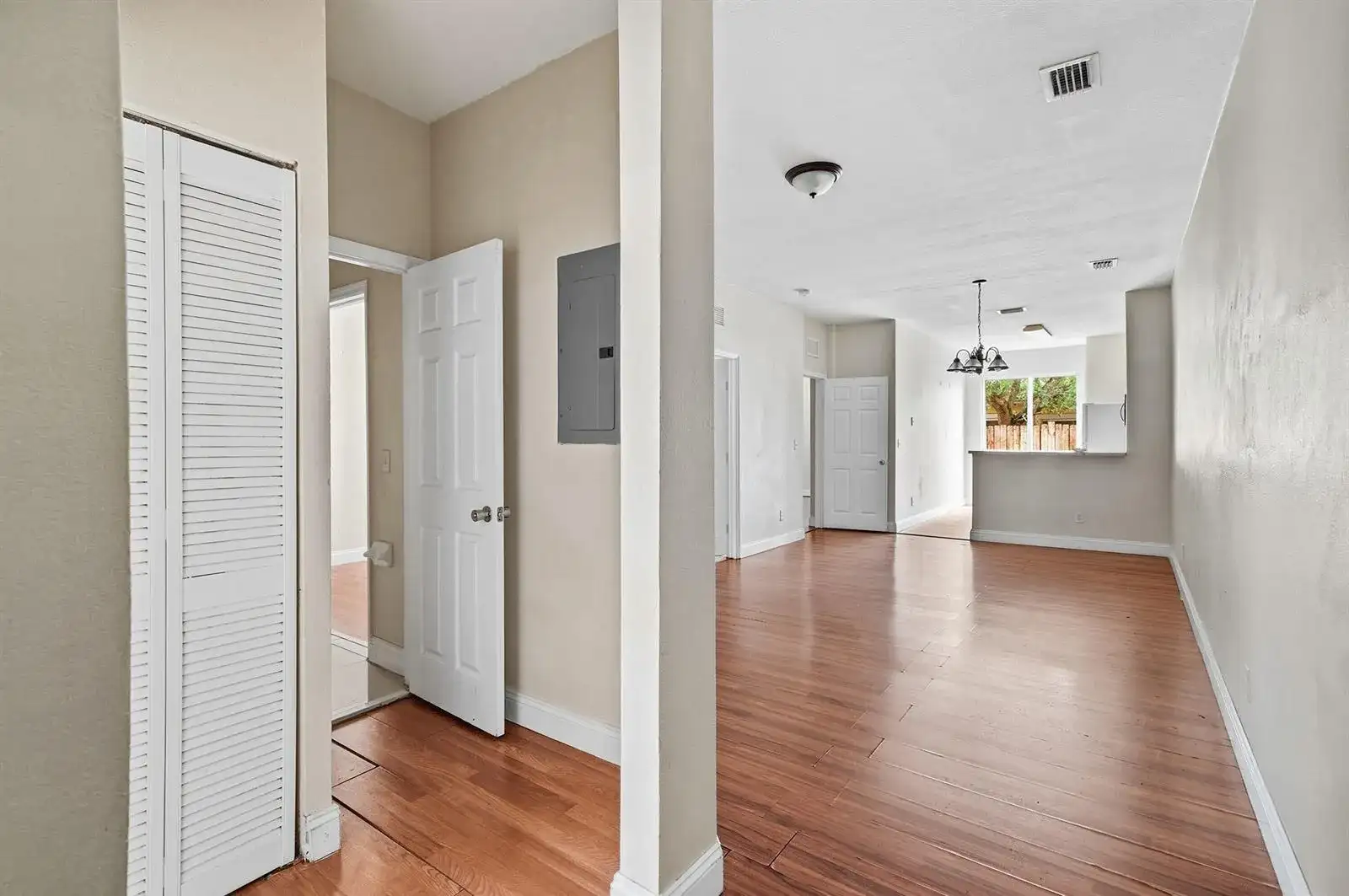 1584 SW 2nd Street, Homestead FL 33030 photo 5