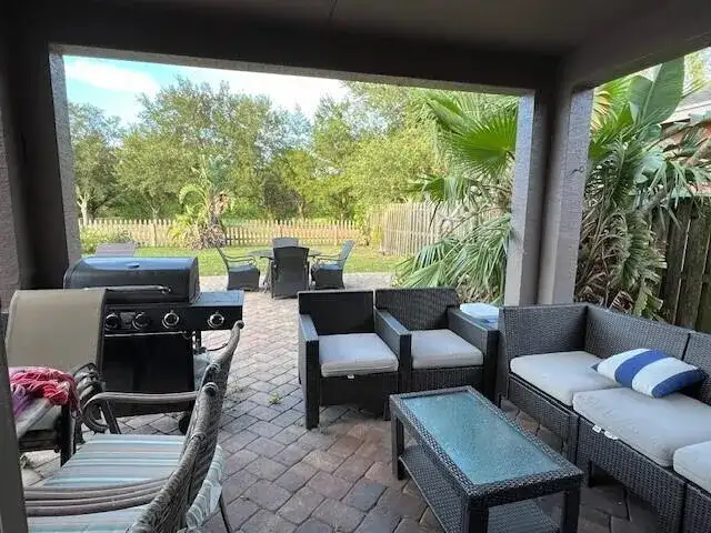 144 Blue Grotto Drive, Fort Pierce FL 34945 photo 3