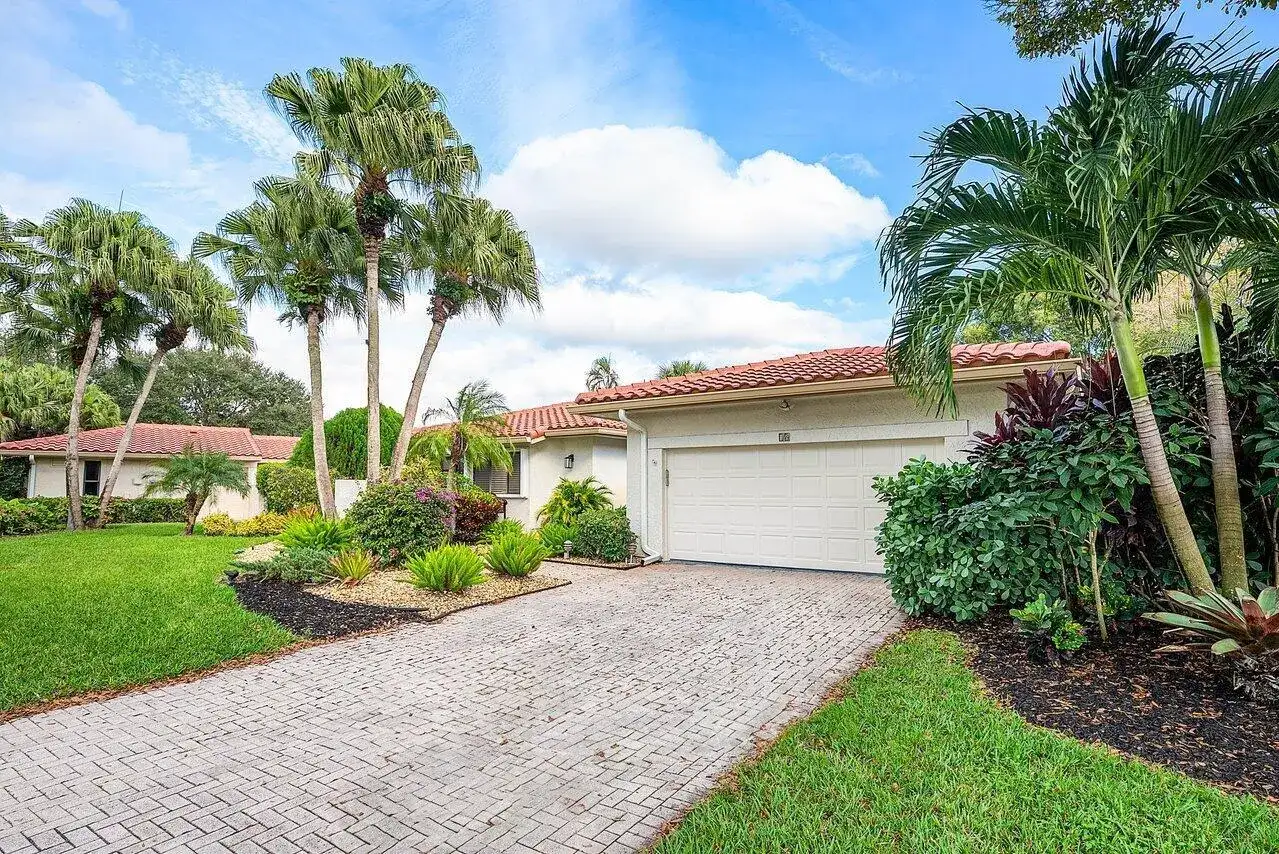 18 Bristol Lane, Boynton Beach FL 33436 photo 4