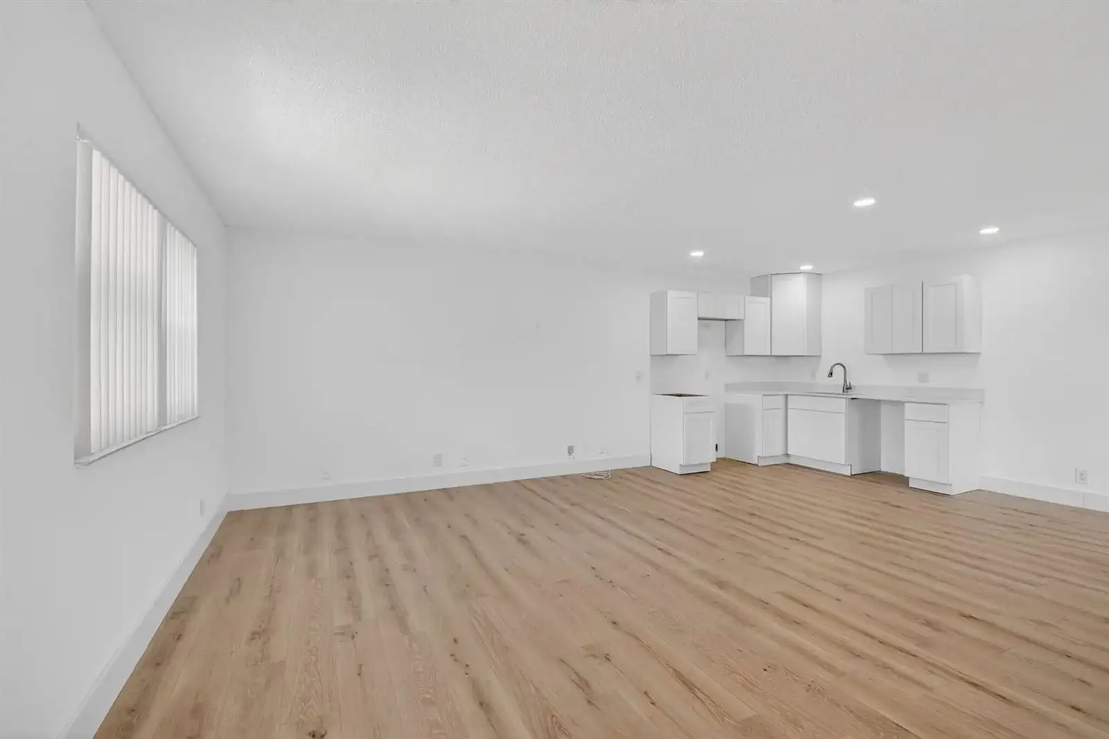 155 Seville G, Delray Beach FL 33446 photo 2