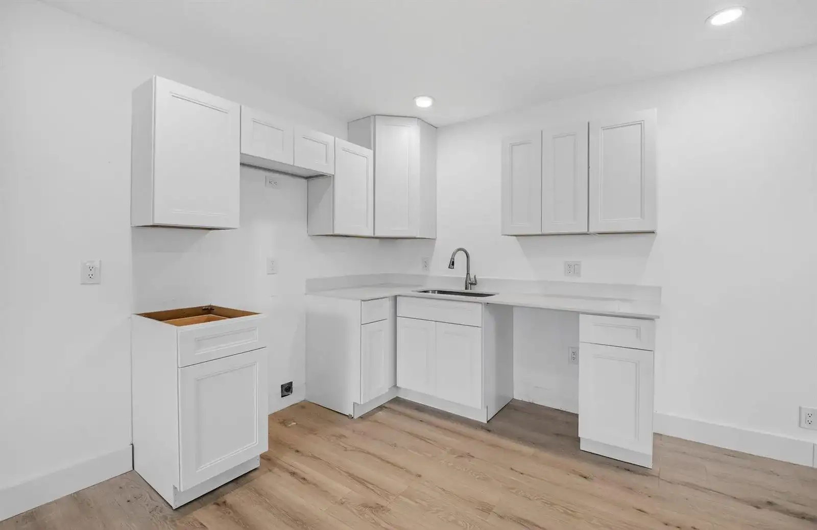 155 Seville G, Delray Beach FL 33446 photo 5