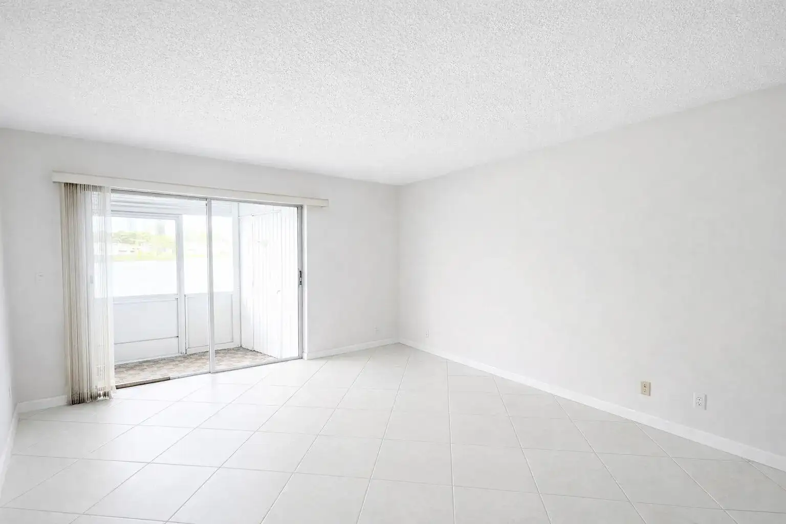 222 Somerset L, West Palm Beach FL 33417 photo 4