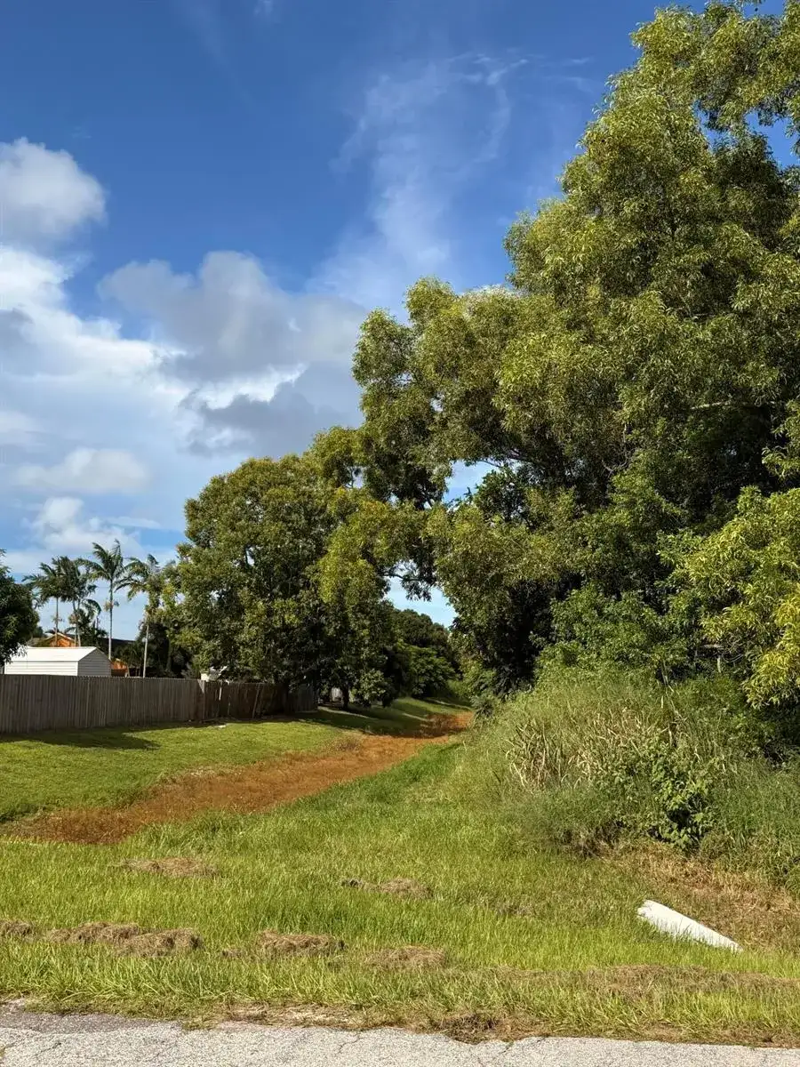 574 SE Nome Drive, Port St. Lucie FL 34984 photo 5