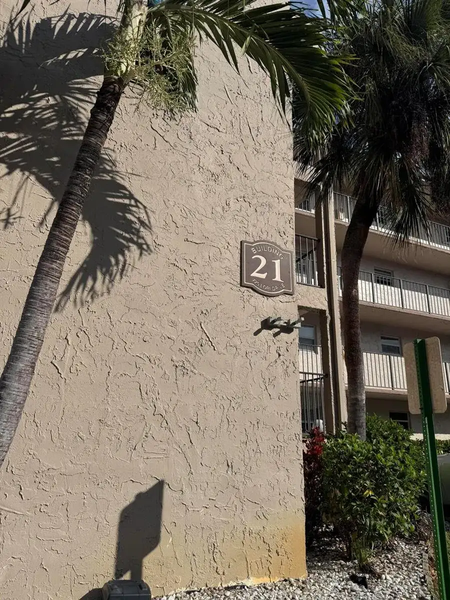 725 Lori Drive # 107, Palm Springs FL 33461 photo 4