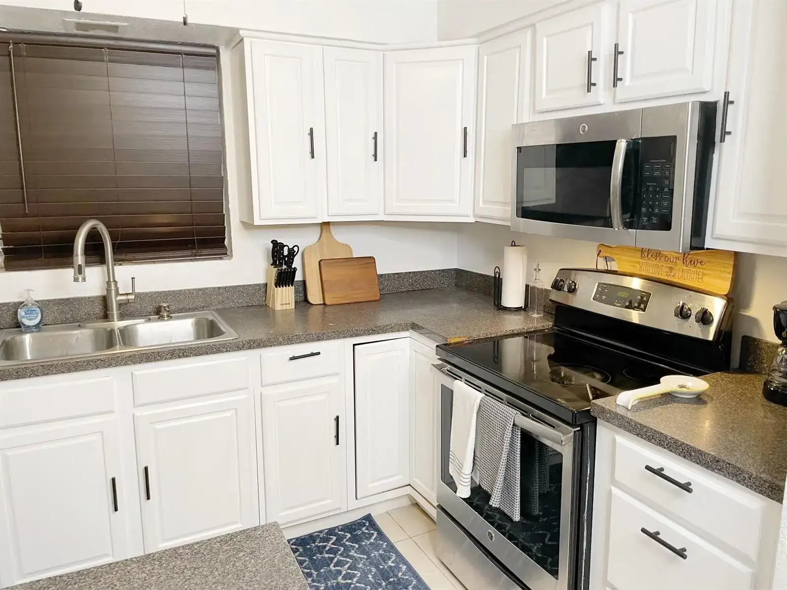 1067 SW 3rd Street, Hallandale Beach FL 33009 photo 3