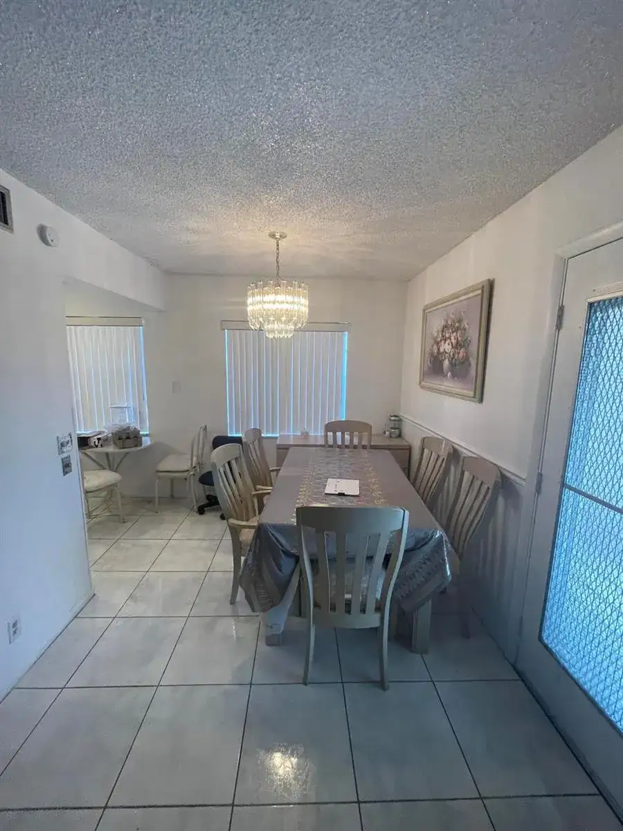 186 Flanders D # 186, Delray Beach FL 33484 photo 2