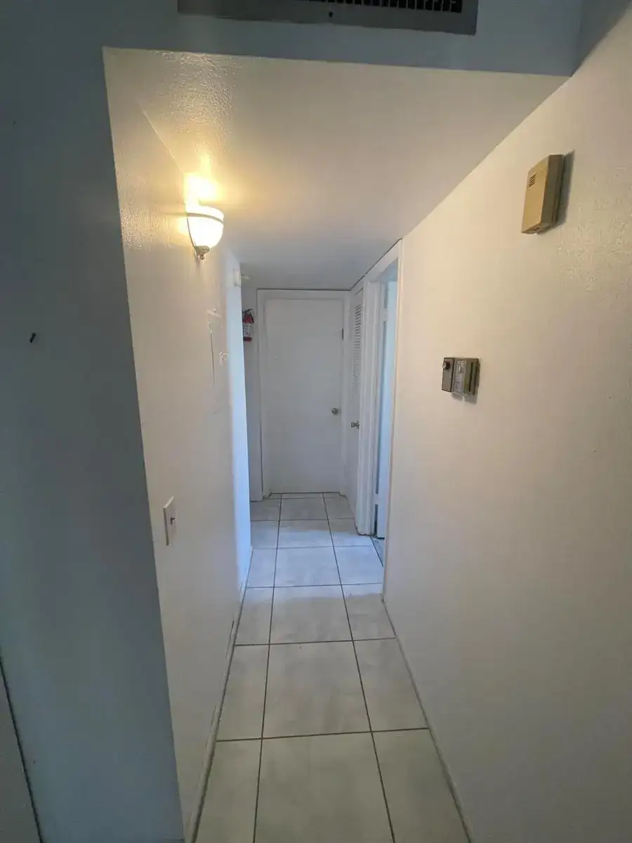 186 Flanders D # 186, Delray Beach FL 33484 photo 4