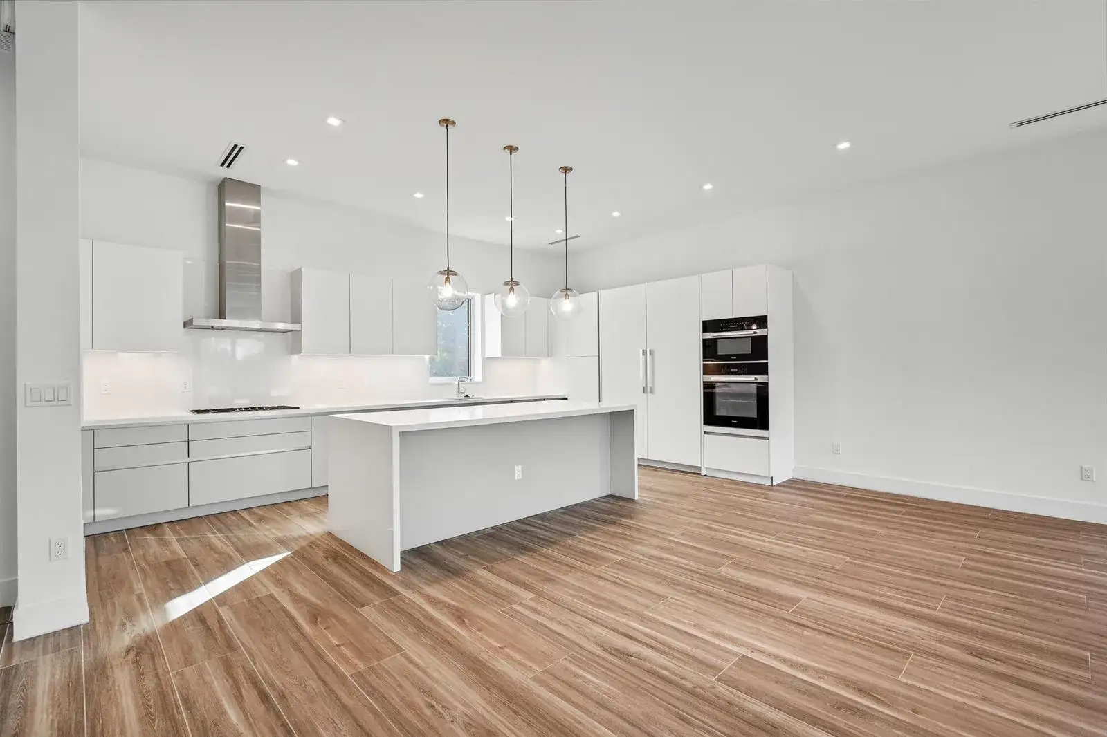 11 SE 11th Avenue, Fort Lauderdale FL 33301 photo 2