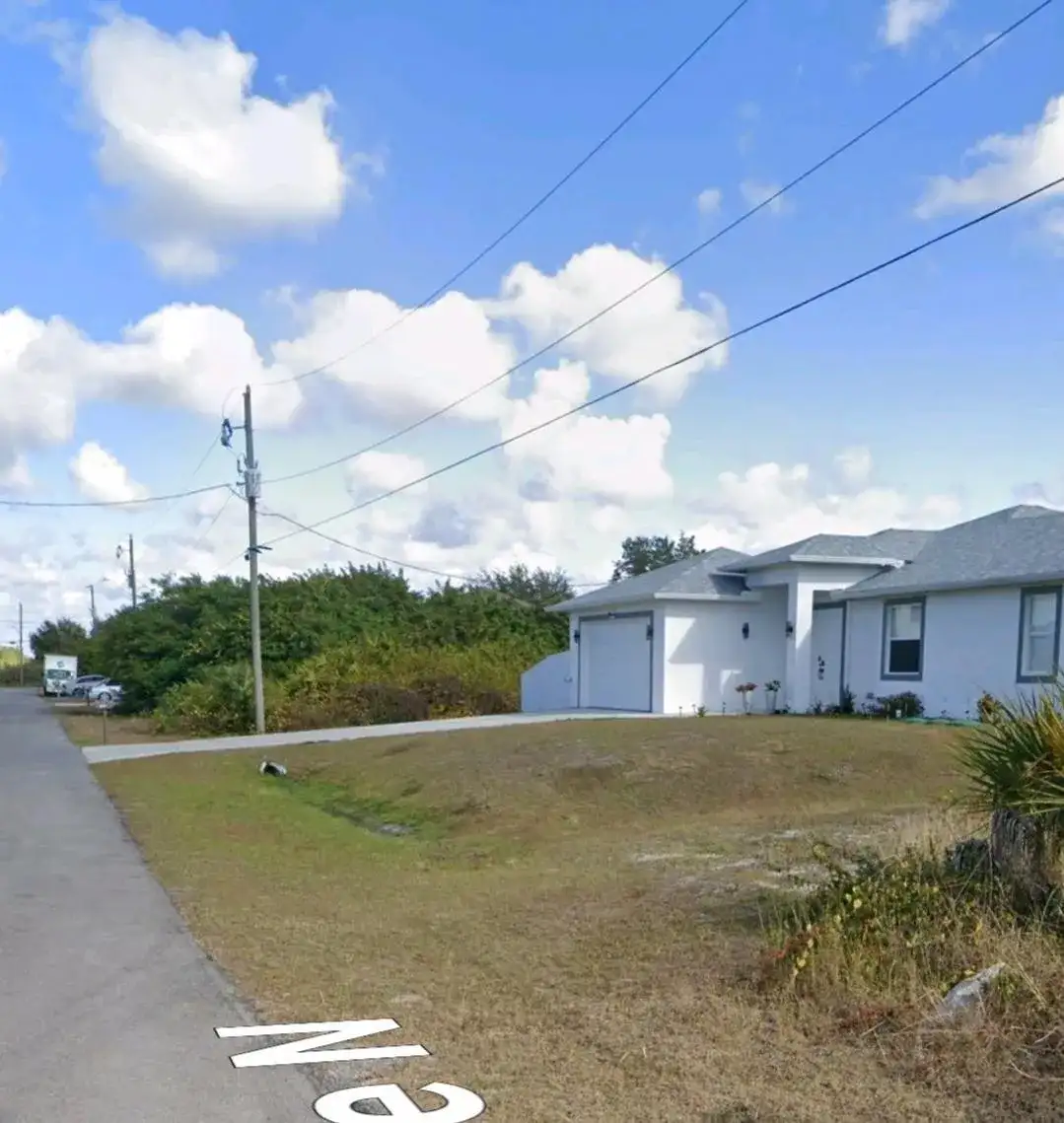 6006 Flora Avenue N, Lehigh Acres FL 33971 photo 5