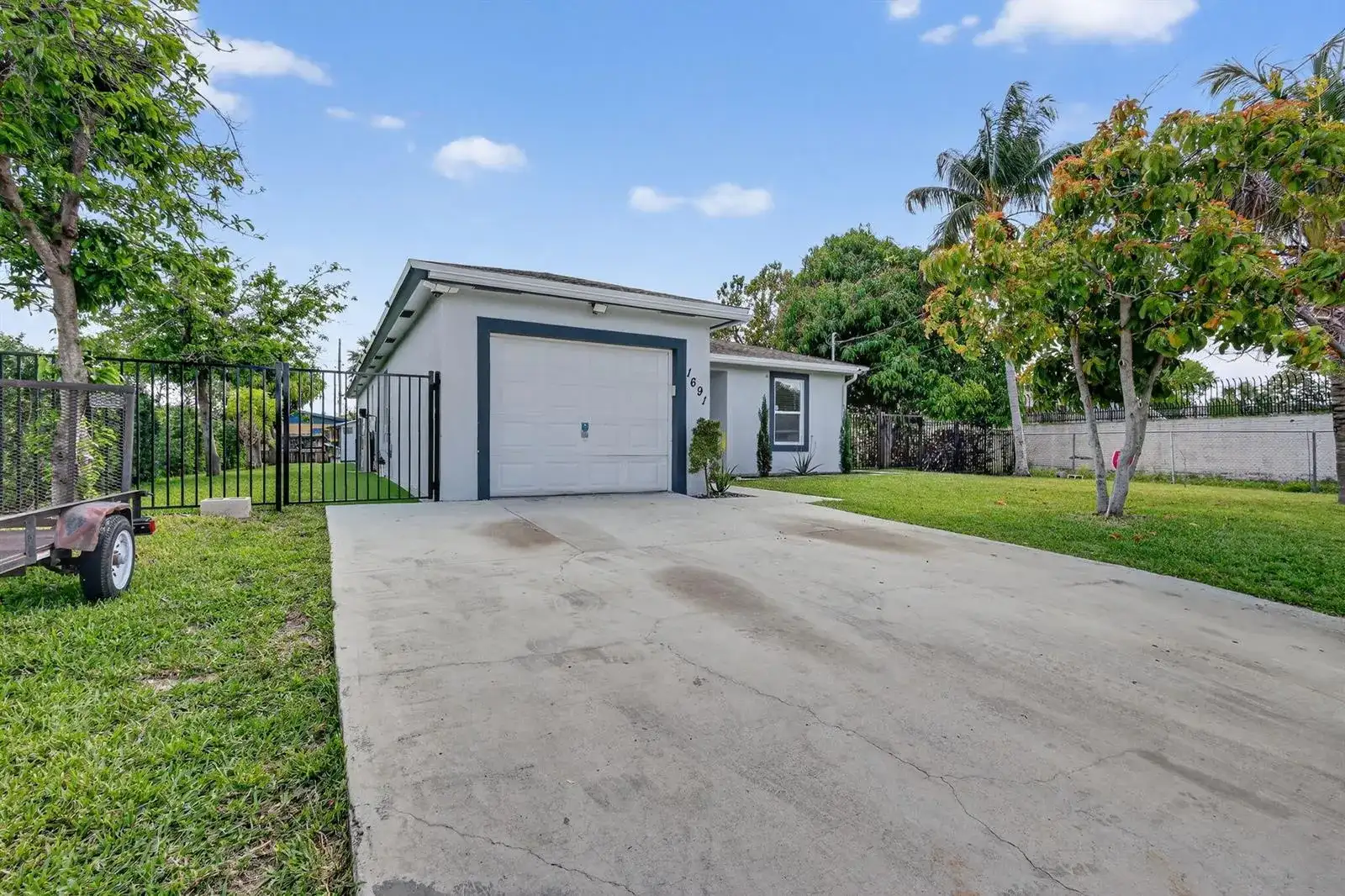 1691 W 26th Court, Riviera Beach FL 33404 photo 2