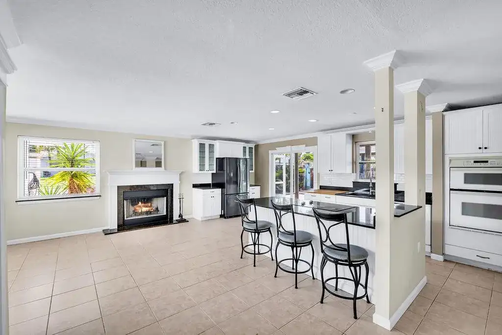 614 SE Flamingo Avenue, Stuart FL 34996 photo 4
