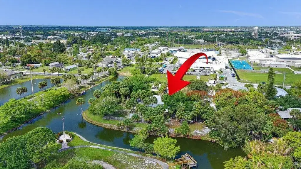 612 SE 6th Street, Stuart FL 34994 photo 4