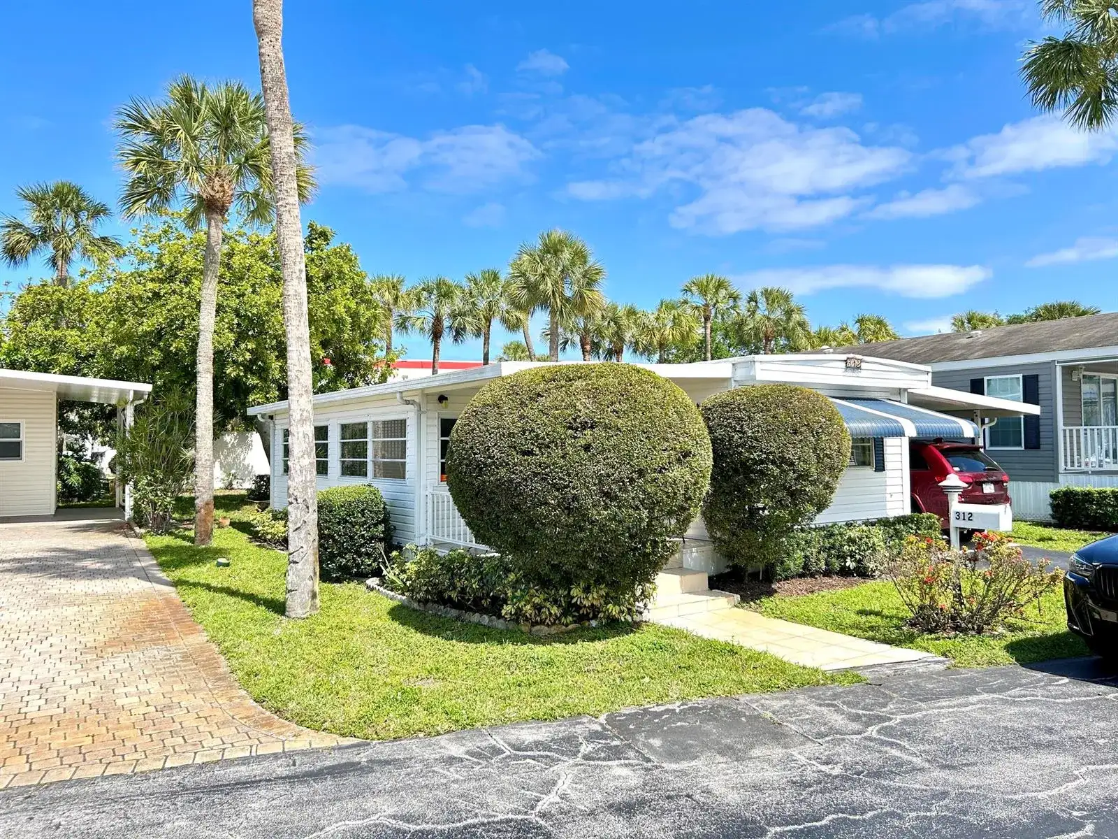 312 Hibiscus Drive, Deerfield Beach FL 33442 photo 2